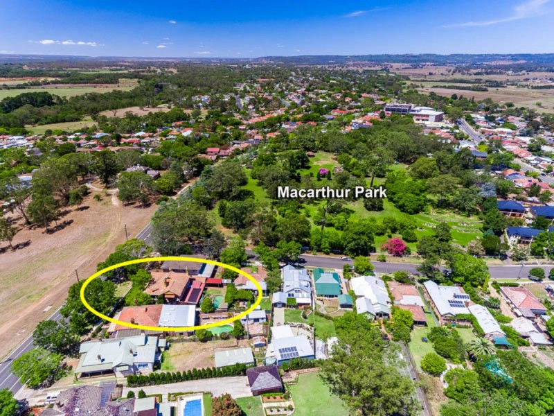 9 Menangle Road, Camden NSW 2570