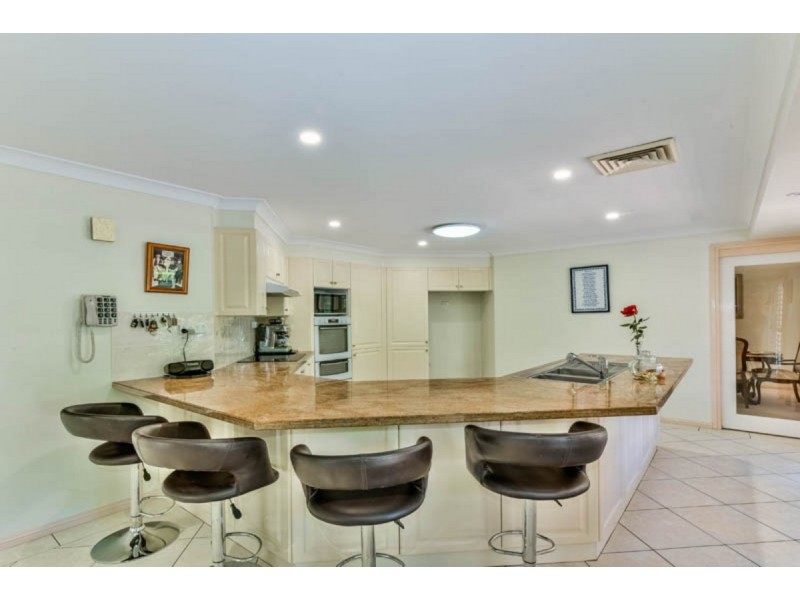 10 Aberfoyle Place, Grasmere NSW 2570