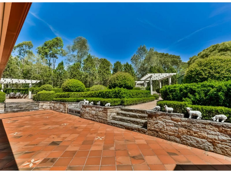10 Aberfoyle Place, Grasmere NSW 2570