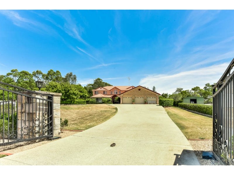 10 Aberfoyle Place, Grasmere NSW 2570