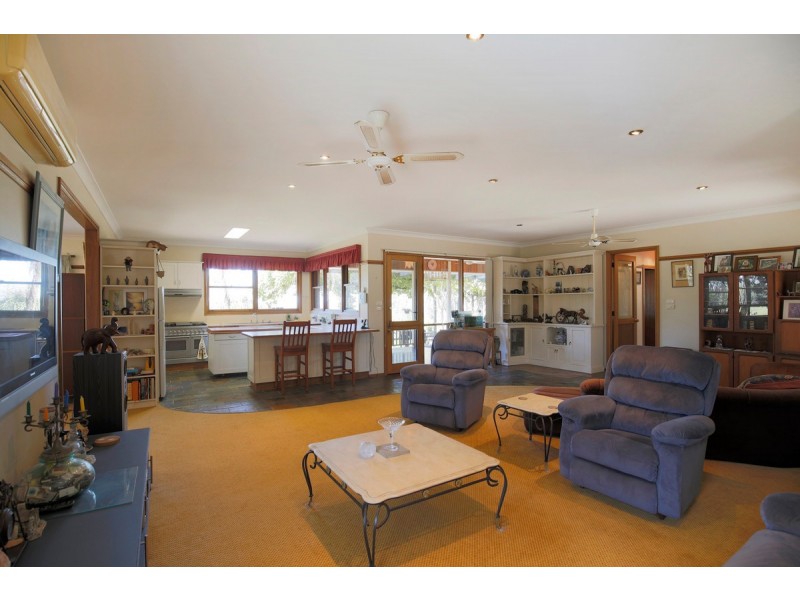 65 Binalong Road, Belimbla Park NSW 2570