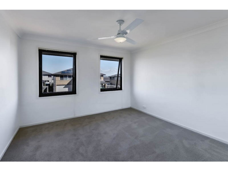 120 Minorca Circuit, Spring Farm NSW 2570