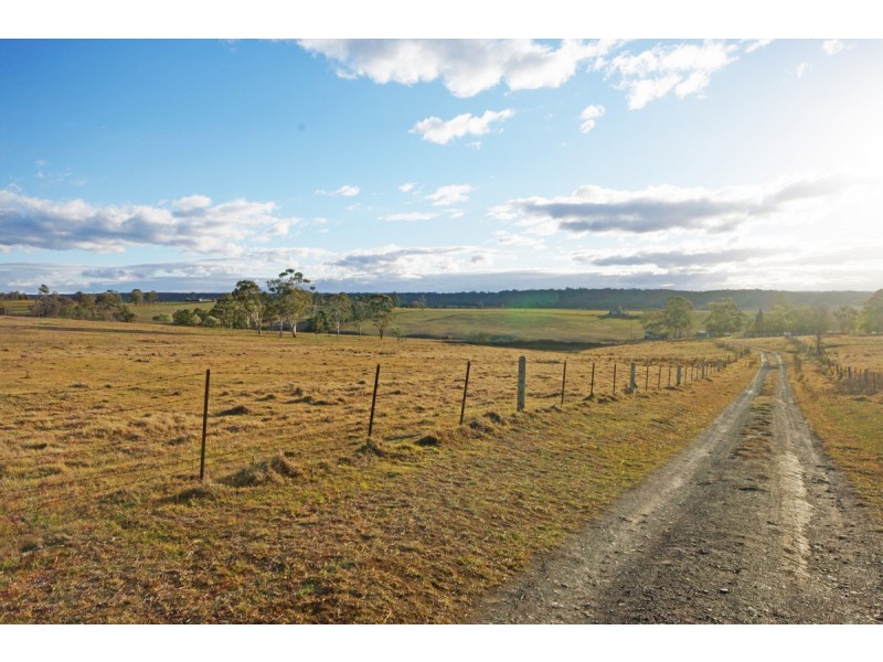 125 Montpelier Drive, The Oaks NSW 2570