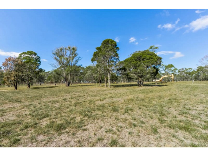 219 Donalds Range Road, Razorback NSW 2571