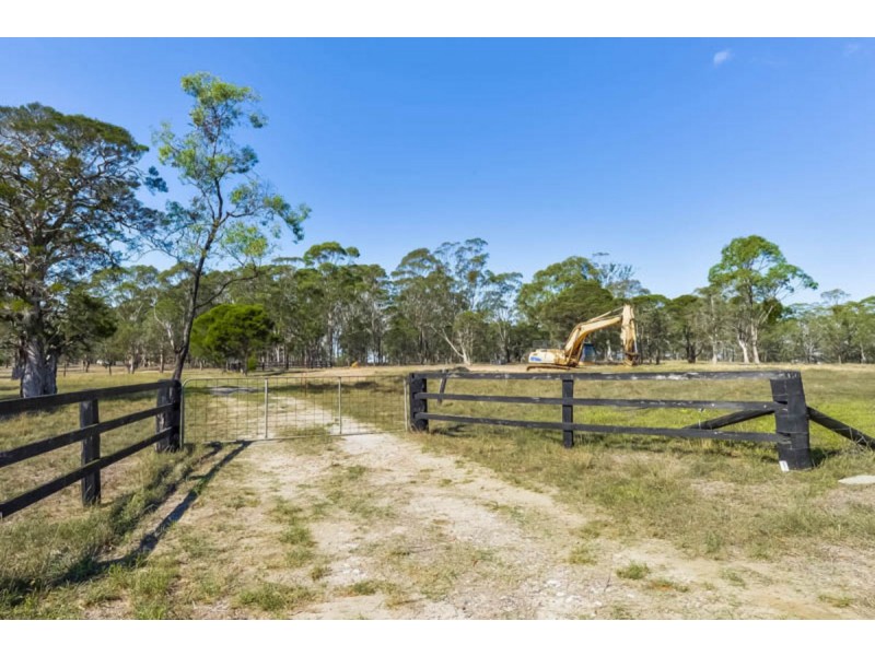 219 Donalds Range Road, Razorback NSW 2571