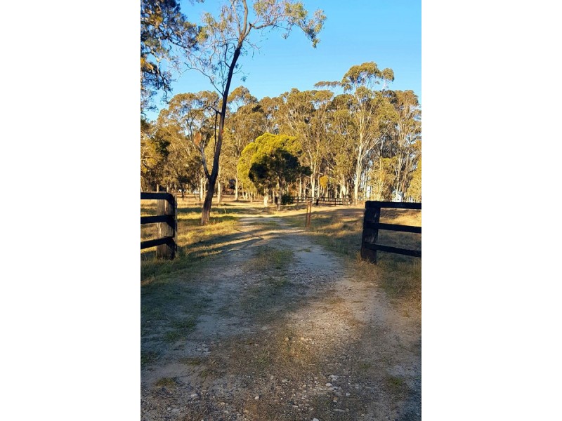 219 Donalds Range Road, Razorback NSW 2571
