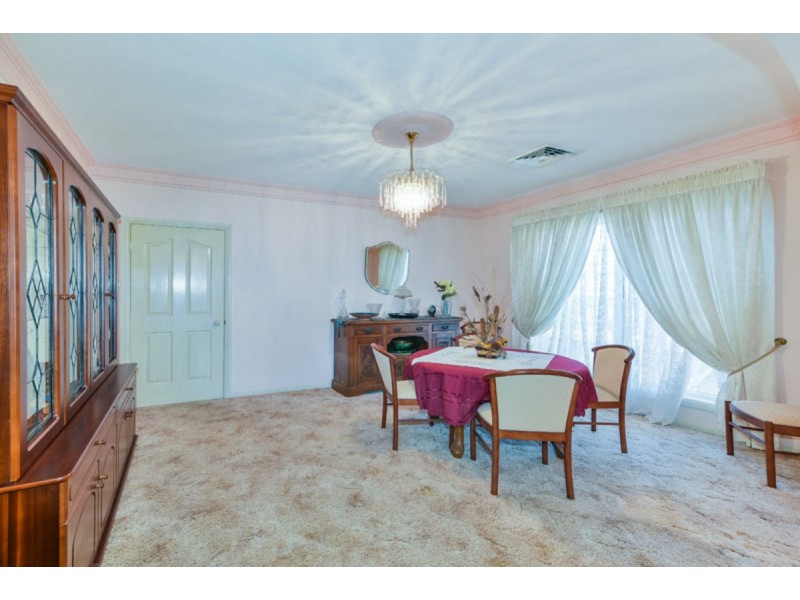 2 Berry Close, Grasmere NSW 2570