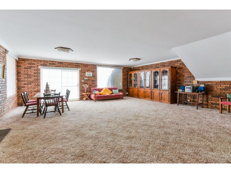 2 Berry Close, Grasmere NSW 2570