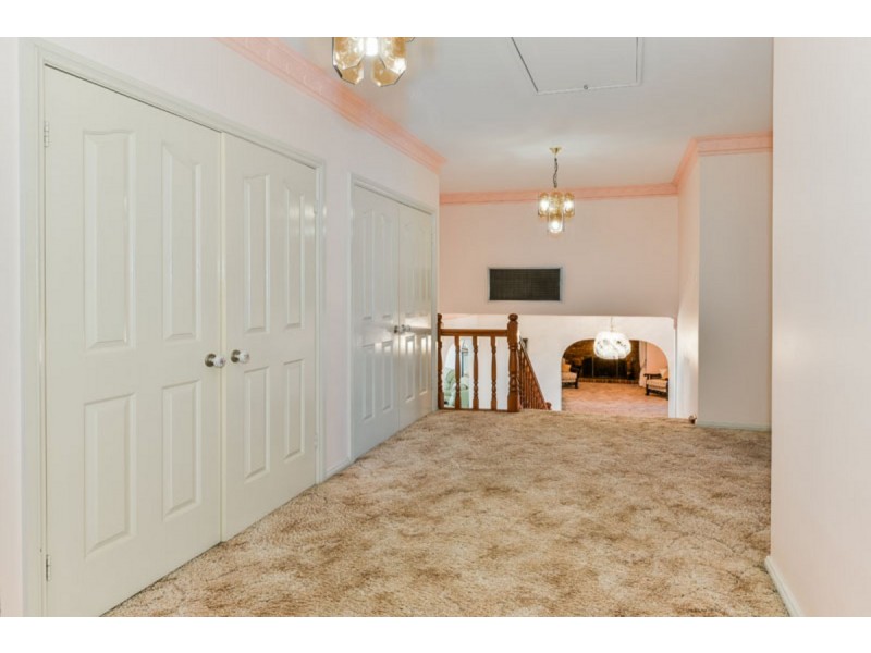 2 Berry Close, Grasmere NSW 2570