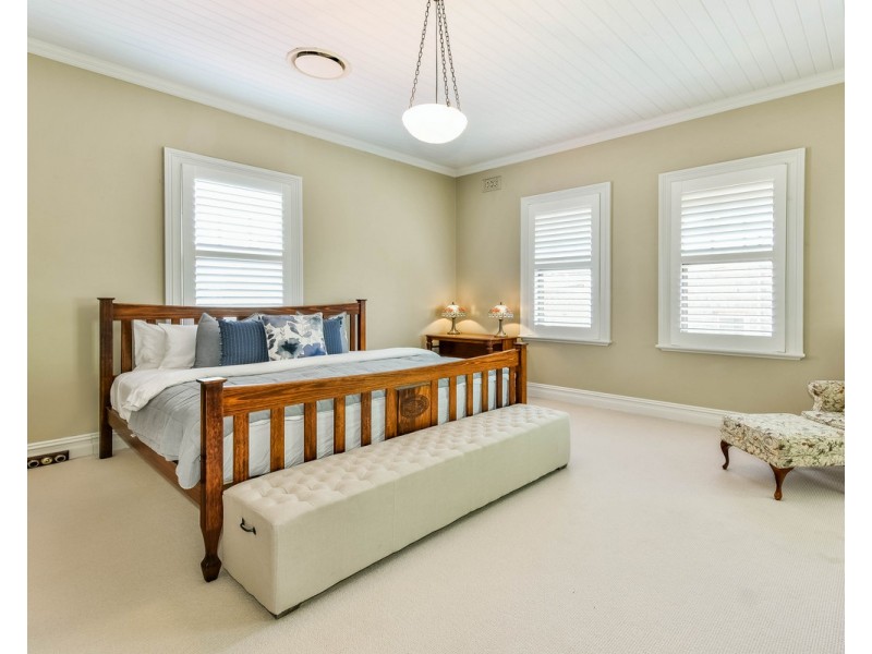 9 Menangle Road, Camden NSW 2570