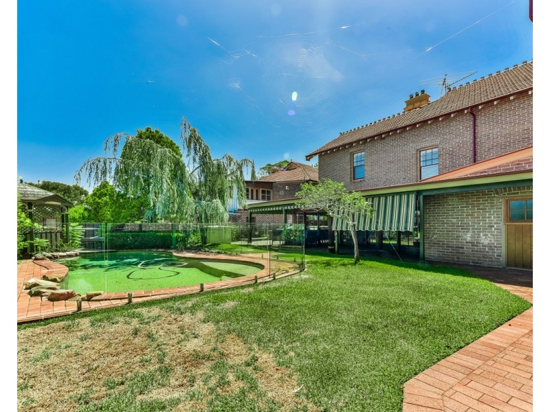 9 Menangle Road, Camden NSW 2570