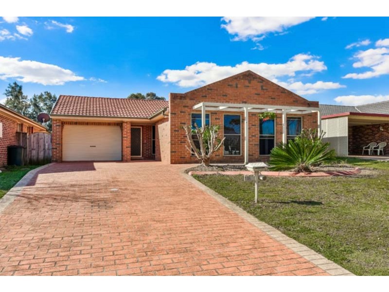 5 Cavers Place, Currans Hill NSW 2567