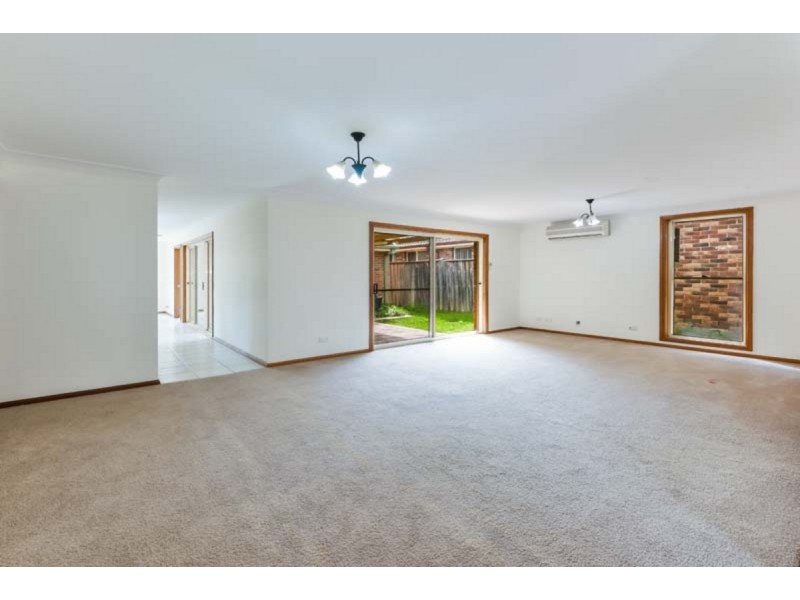 5 Cavers Place, Currans Hill NSW 2567