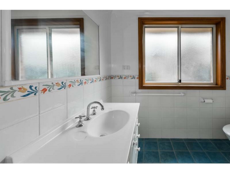 5 Cavers Place, Currans Hill NSW 2567