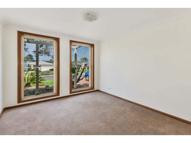 5 Cavers Place, Currans Hill NSW 2567