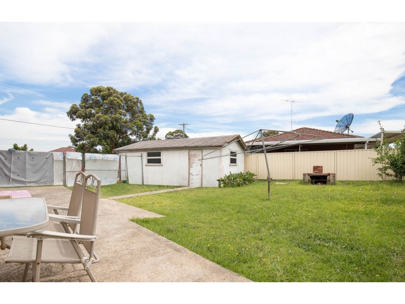 3 Lester Street, Lurnea NSW 2170