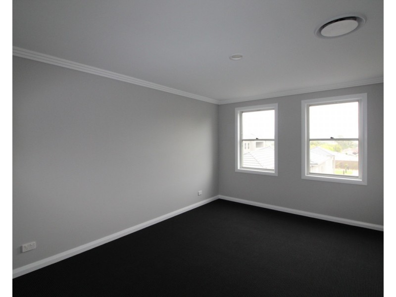 19/2 Wire Lane, Camden South NSW 2570