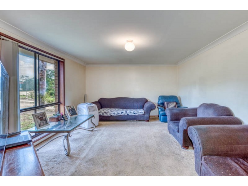 7 Brownlow Place, Ambarvale NSW 2560