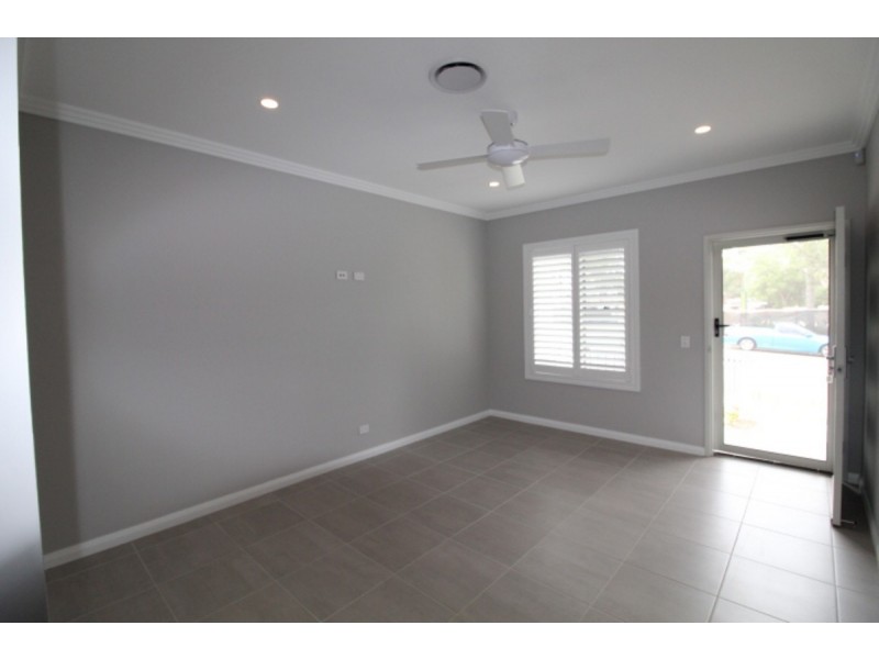 6/2 Wire Lane, Camden South NSW 2570