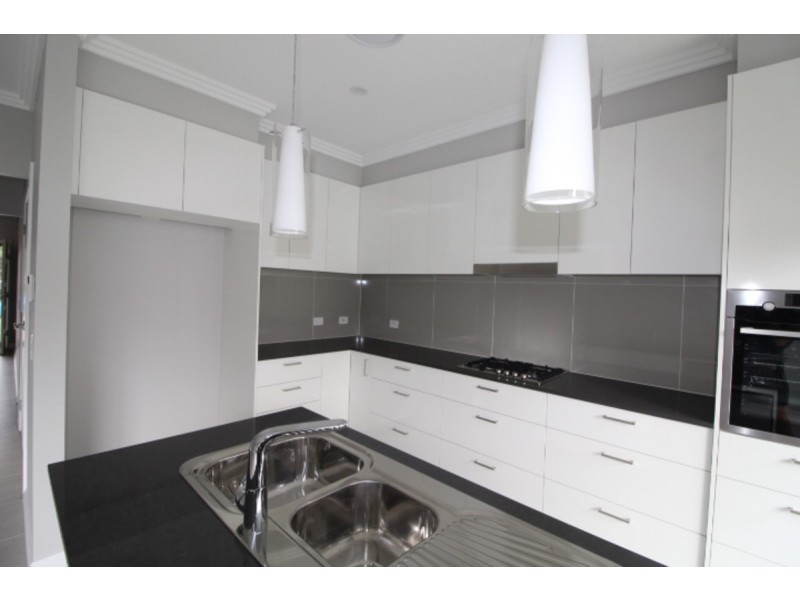 6/2 Wire Lane, Camden South NSW 2570