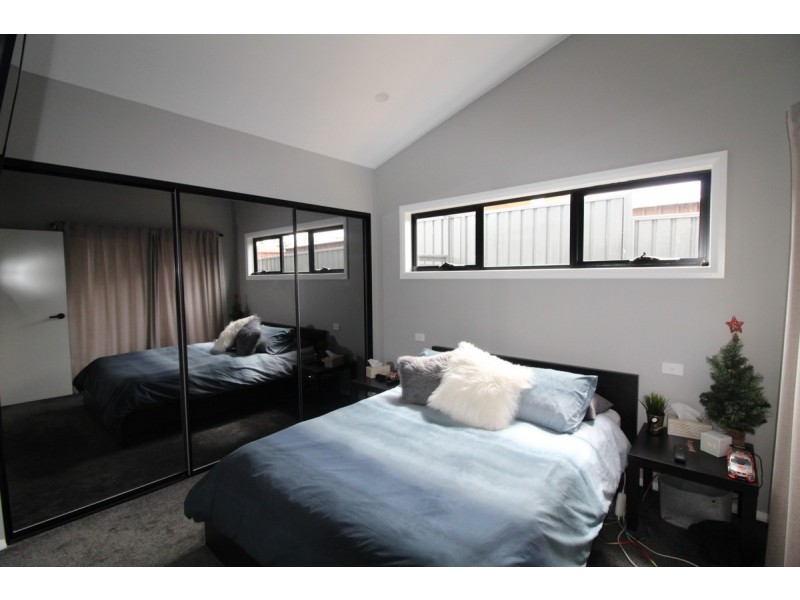 8a Mulgara Place, St Helens Park NSW 2560
