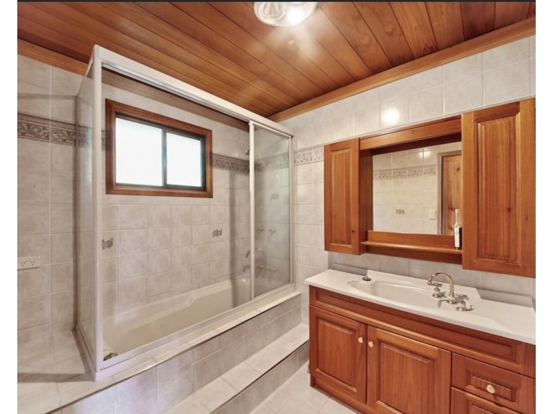 585 Mount Hercules Road, Razorback NSW 2571