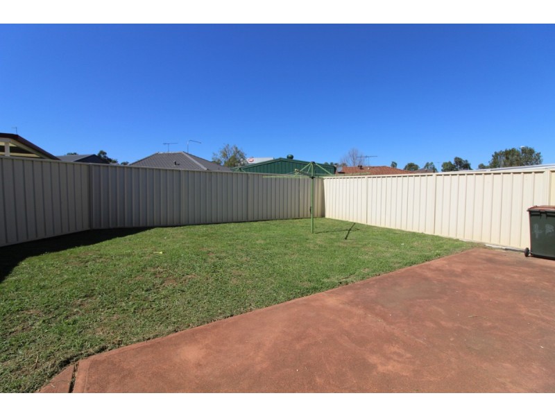 4B Hodges Place, Currans Hill NSW 2567