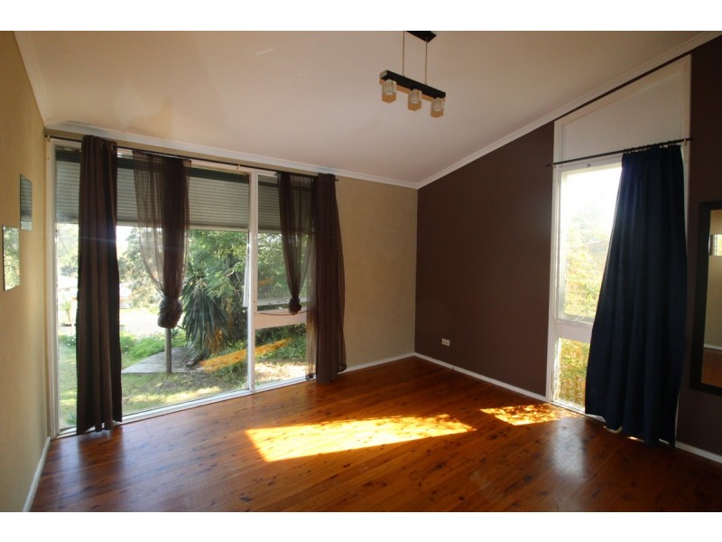13 Bourke Place, Camden South NSW 2570