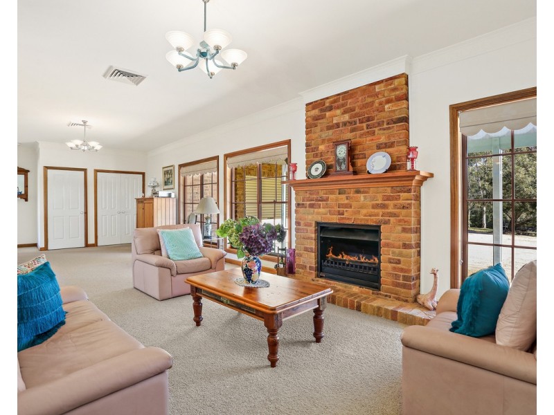 295 Rapleys Loop Road, Werombi NSW 2570