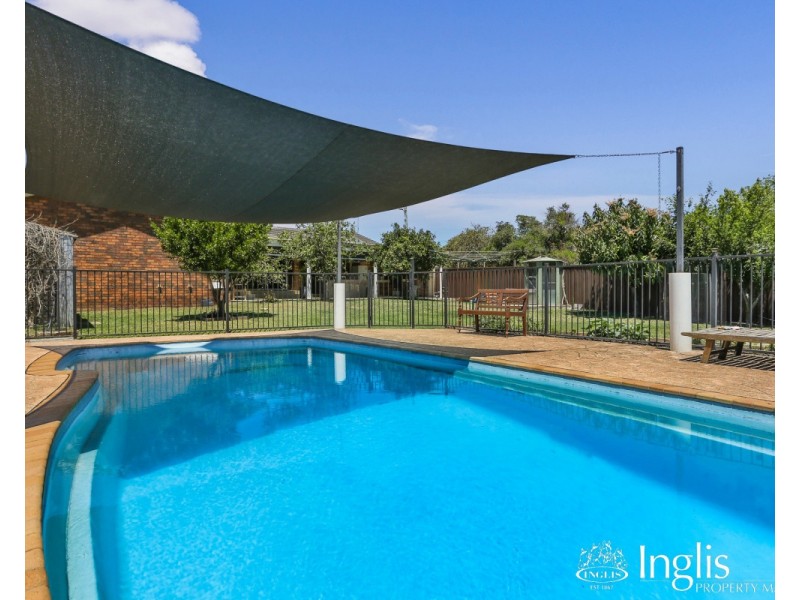 74 Woodland Crescent, Narellan NSW 2567