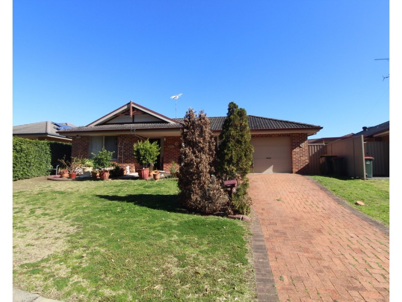 3 Collins Grove, Mount Annan NSW 2567