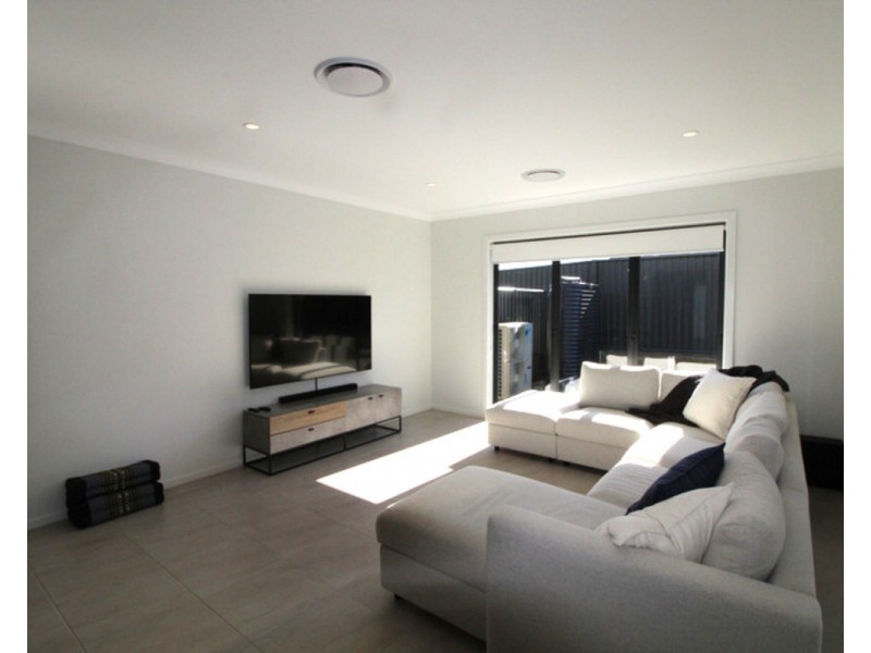 27 Bielski Crescent, Oran Park NSW 2570