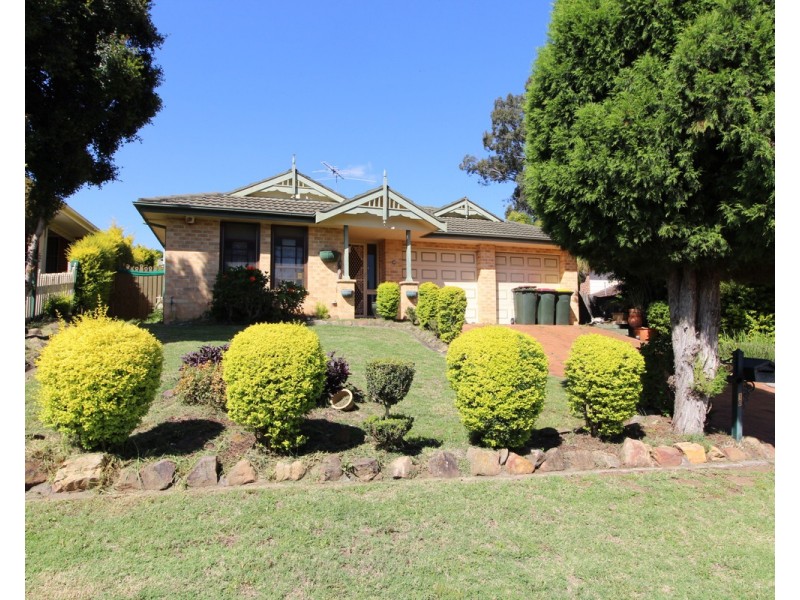 10 Burnett Avenue, Mount Annan NSW 2567