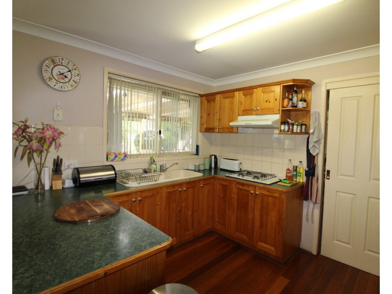 10 Burnett Avenue, Mount Annan NSW 2567