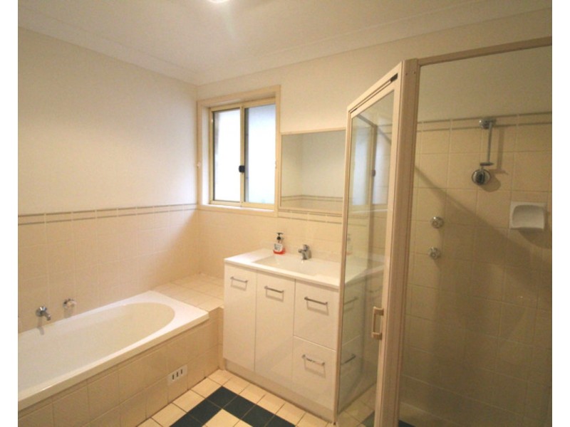 10 Burnett Avenue, Mount Annan NSW 2567