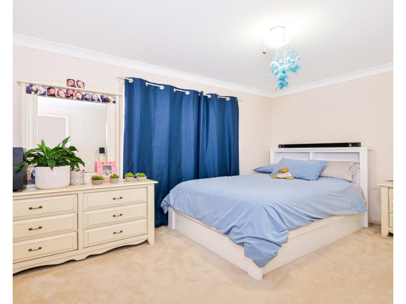 15 Dore Place, Mount Annan NSW 2567