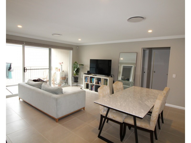 24/2 Wire Lane, Camden South NSW 2570