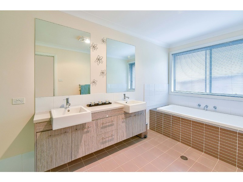 42 Folkes, Elderslie NSW 2570