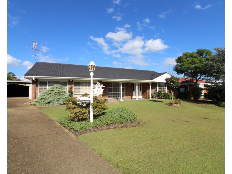 13 West Place, Camden South NSW 2570