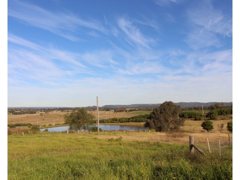201 The Old Oaks Road, Grasmere NSW 2570
