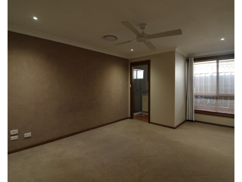 13 Cashmere Drive, Elderslie NSW 2570