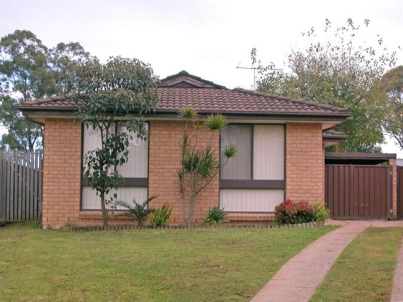 8 Morris Place, Ingleburn NSW 2565