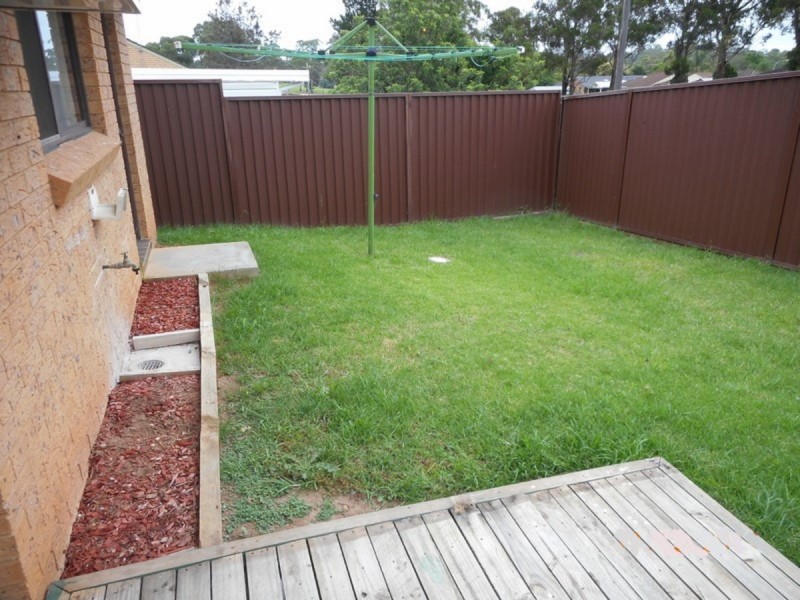 8 Morris Place, Ingleburn NSW 2565