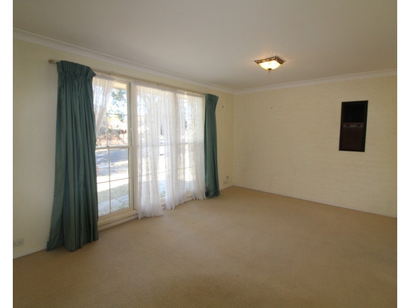 4 Templeton Road, Elderslie NSW 2570