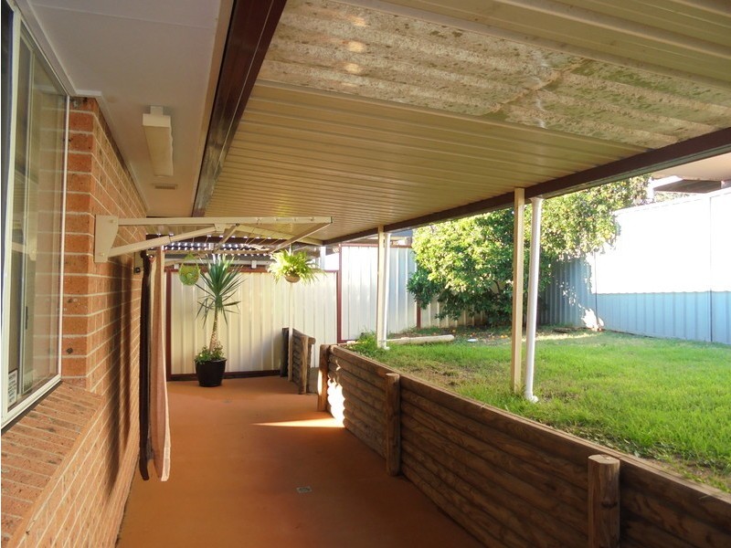 9 Gadshill Place, Rosemeadow NSW 2560