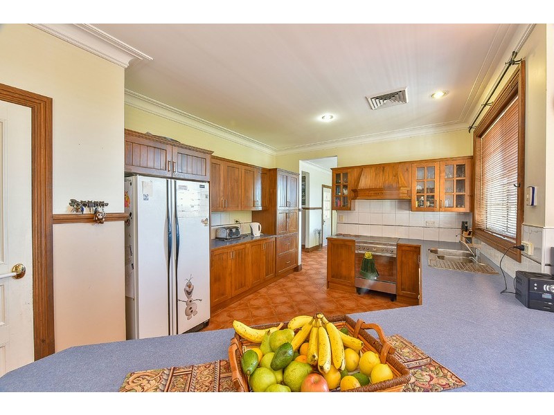 1 Beltana Place, Glen Alpine NSW 2560