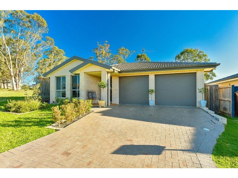 8 Gardiner Crescent, Elderslie NSW 2570