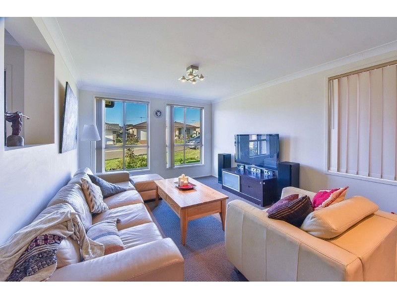 8 Gardiner Crescent, Elderslie NSW 2570