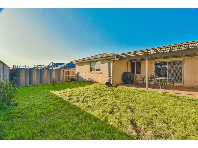 8 Gardiner Crescent, Elderslie NSW 2570