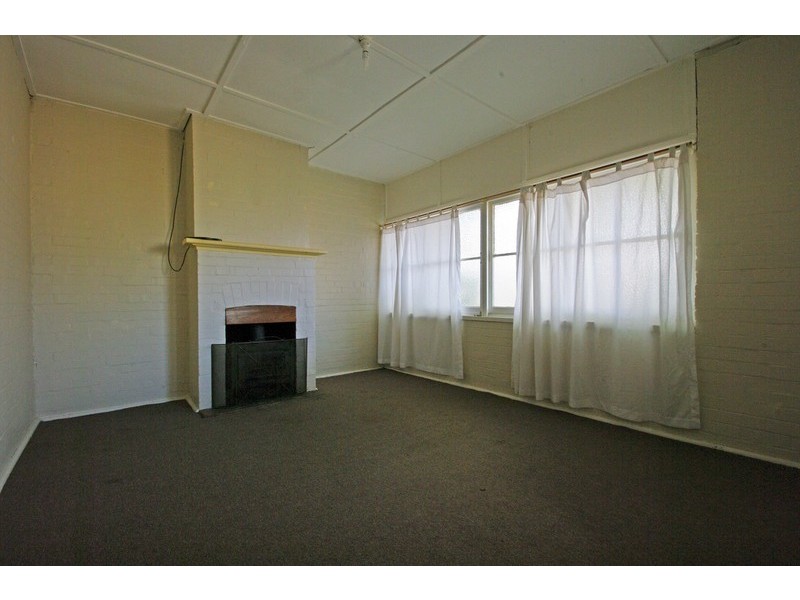 5 River Road, Elderslie NSW 2570